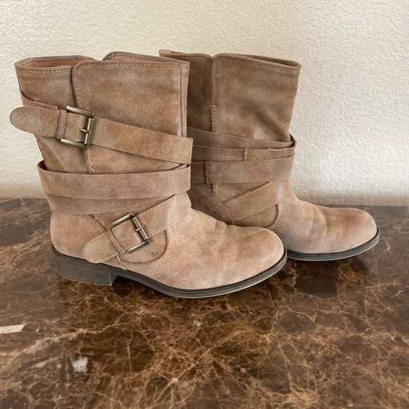 Madden Girl Shoes - Madden Girl Tan Distressed Buckled Straps Ankle Boots Size 6.5